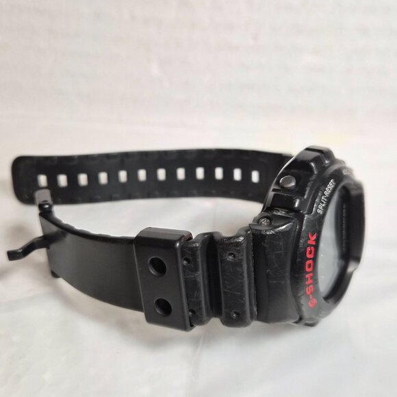 Casio G Shock Black and red - Picture 6 of 12